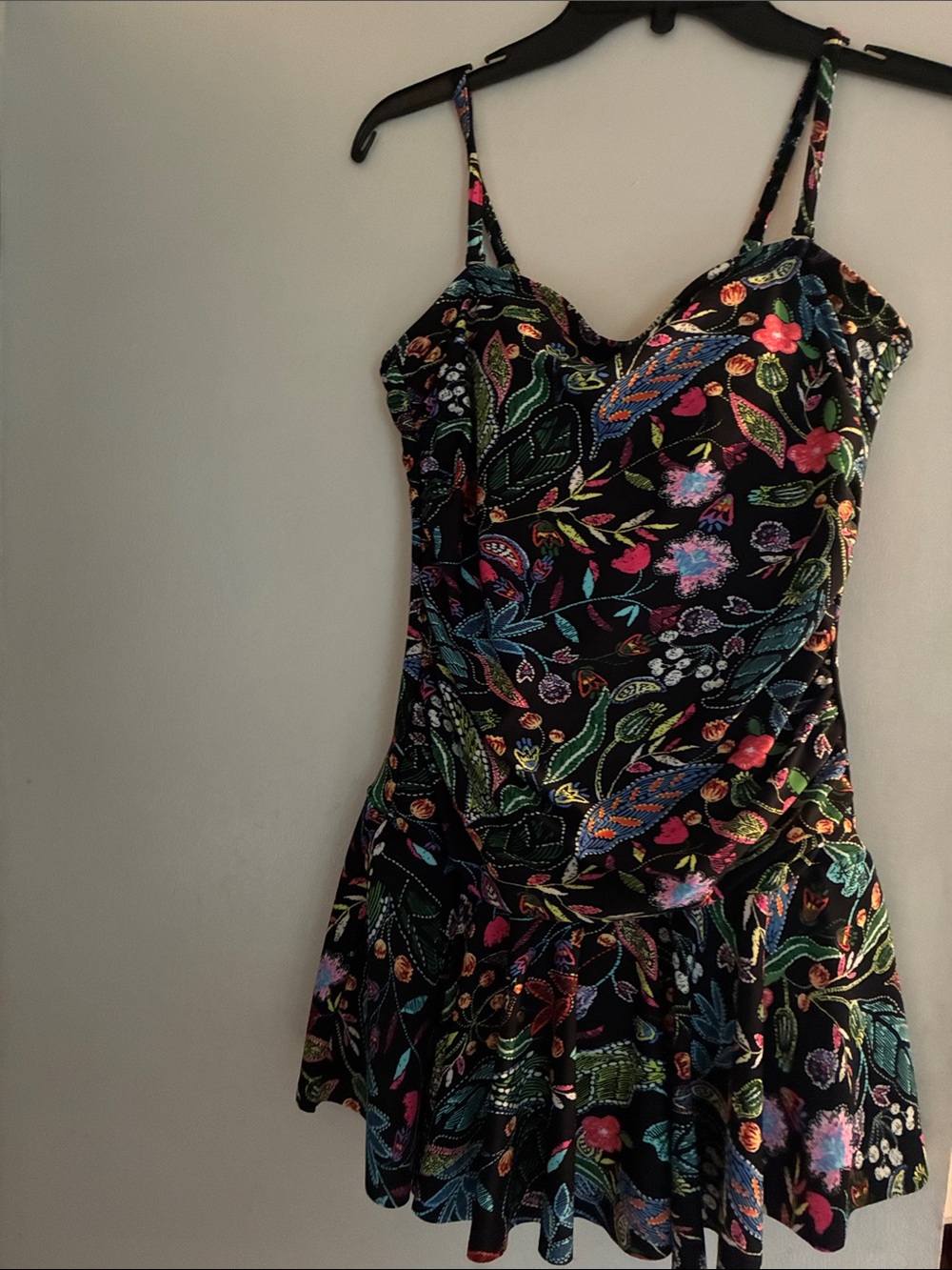 Beautiful Venus One Piece Black Floral Print  Bathing Suit  NWT Size 16